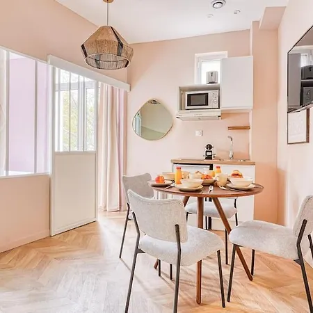 Proche Parc Monceau Apartman